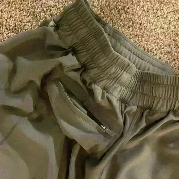 CRZ (Amazon) yoga athletic shorts. - Picture 5 of 7